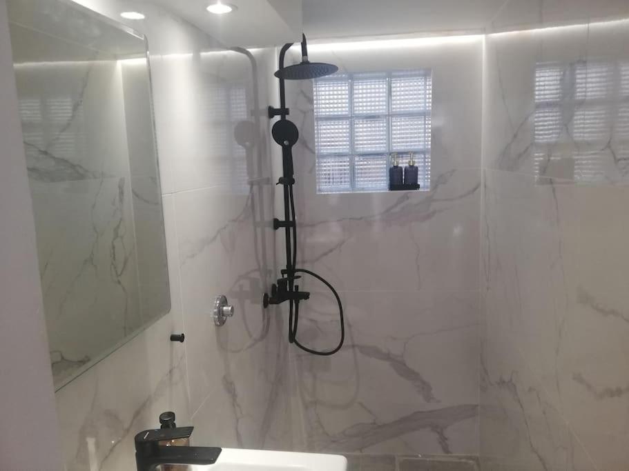 Brio Luxurious Urban Stay In Heraklio,Wifi,Αc Ираклион Экстерьер фото